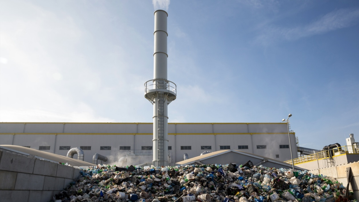 Waste-to-energy plants are highest-polluting industrial sector in India, new CFA report finds