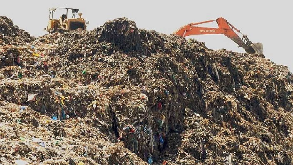 Delhi’s ‘green’ waste solution scores 100 on pollution